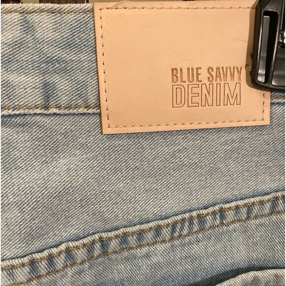 90s Boyfriend Heavily Distressed Jeans - Picture 7 of 9